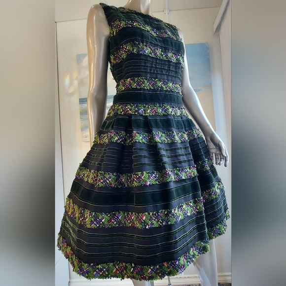 $4,000 OSCAR DE LA RENTA BLACK SILK VELVET BEAD EMBROID RUNWAY DRESS US 8 - Picture 3 of 11